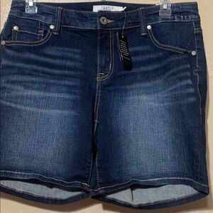 18. Torrid size 12 Dark Indigo Denim Shorts with Gold Stitching NWT